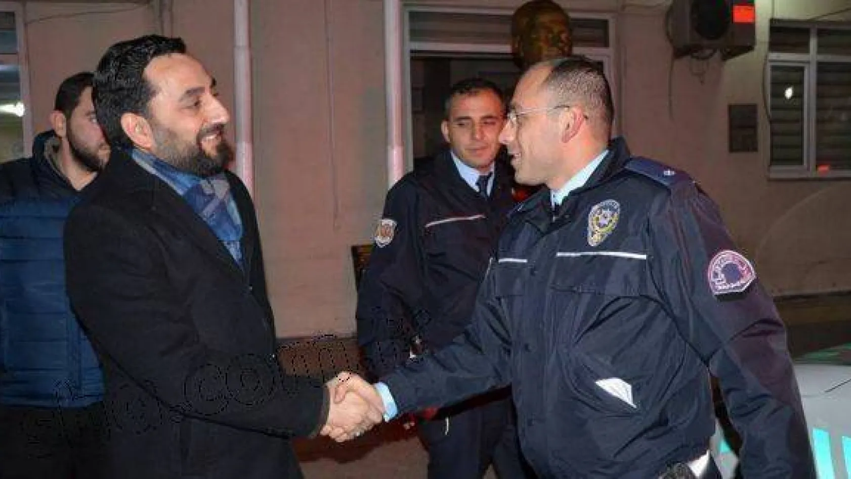 Kutlu, yeni yılda görev yapan polisleri ziyaret etti