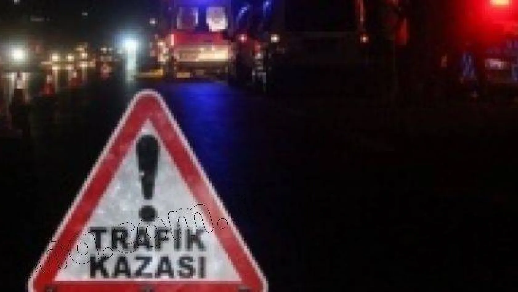 Çerkezköy'de yolcu minibüsü ile hafif ticari araç çarpıştı: 10 yaralı