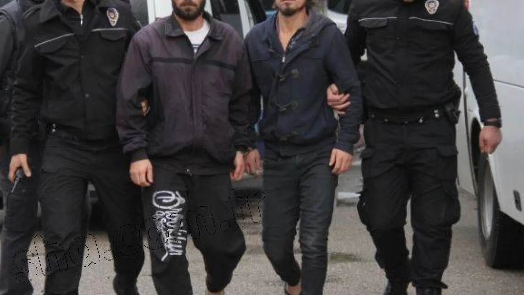 İstanbul'da 5'i Türk 82 DEAŞ'lı yakalandı