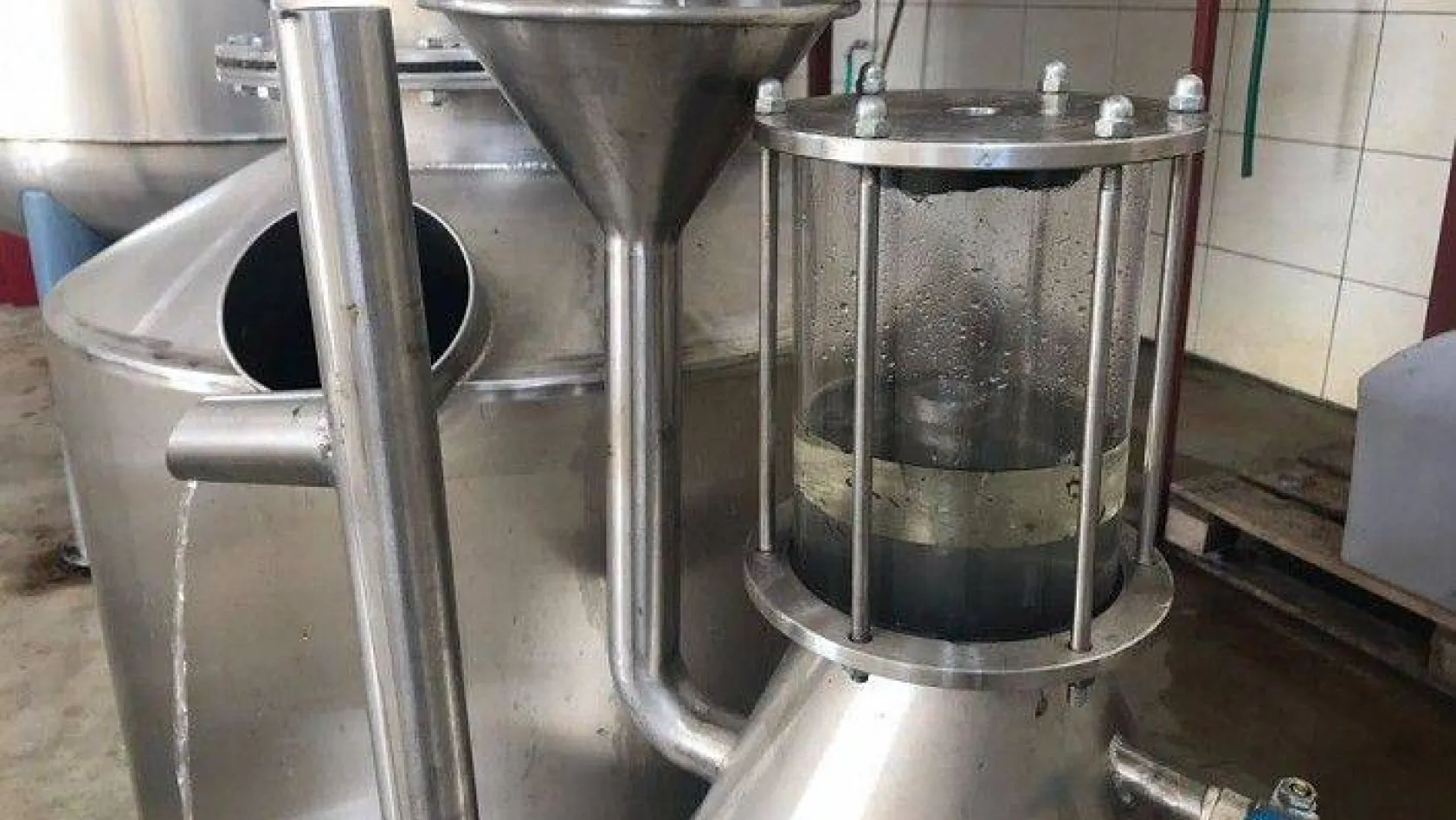Distilasyon Tesisi'nde defne yağı denemesi