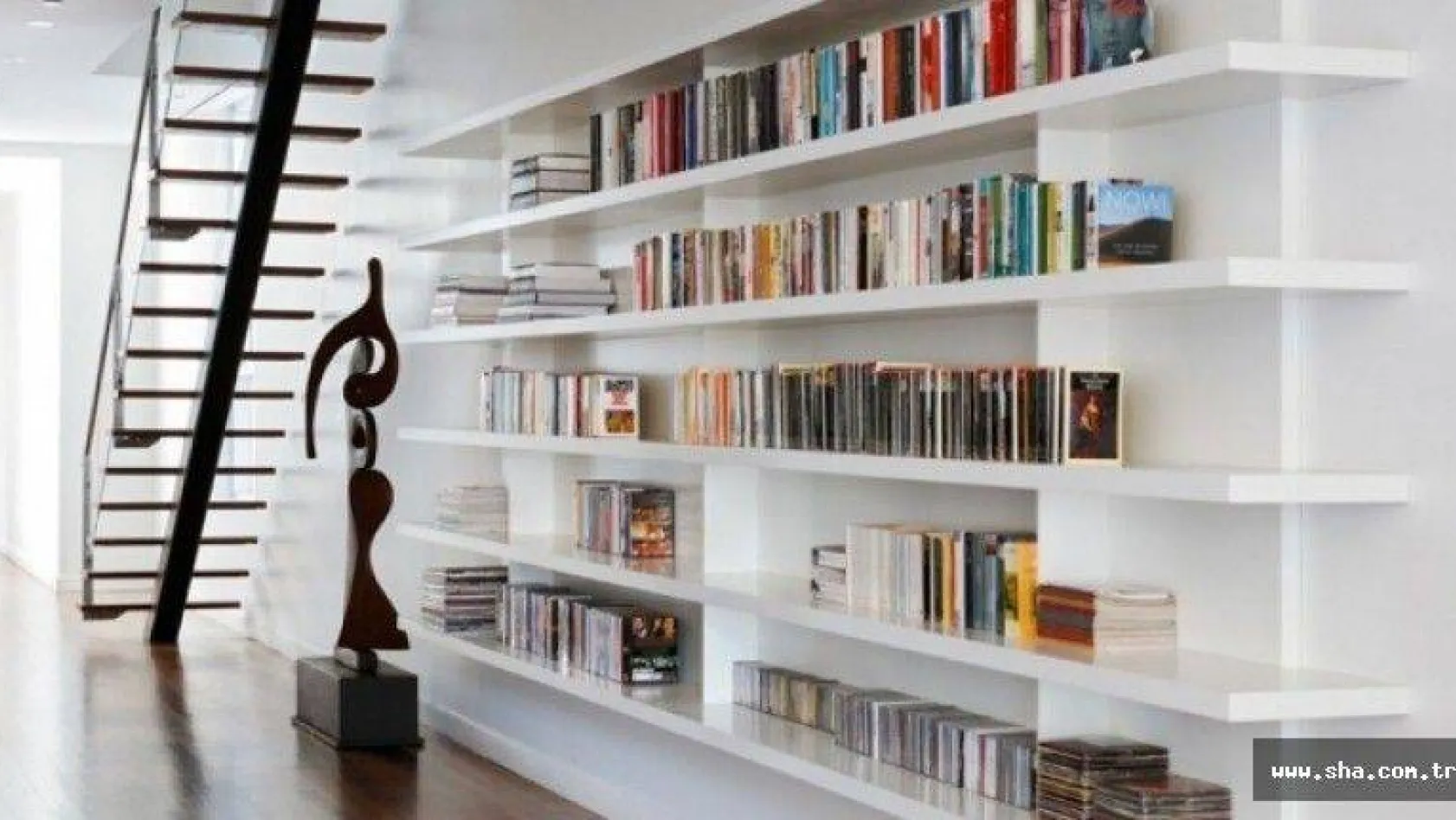 Türkiye'deki evlerde ortalama 179 kitap bulunuyor