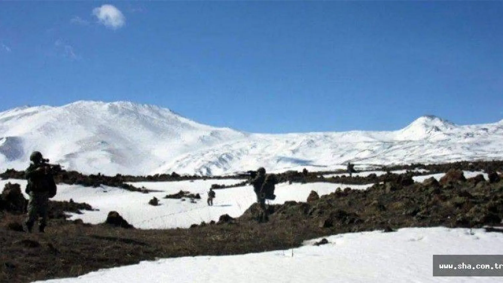 Tunceli'de kar ve tipiye yakalanan timde 2 askerimiz şehit oldu