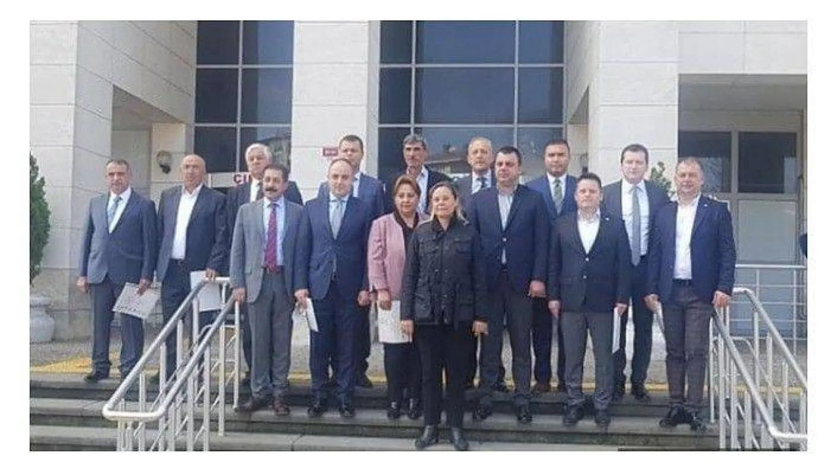 CHP'li meclis üyeleri mazbata aldı