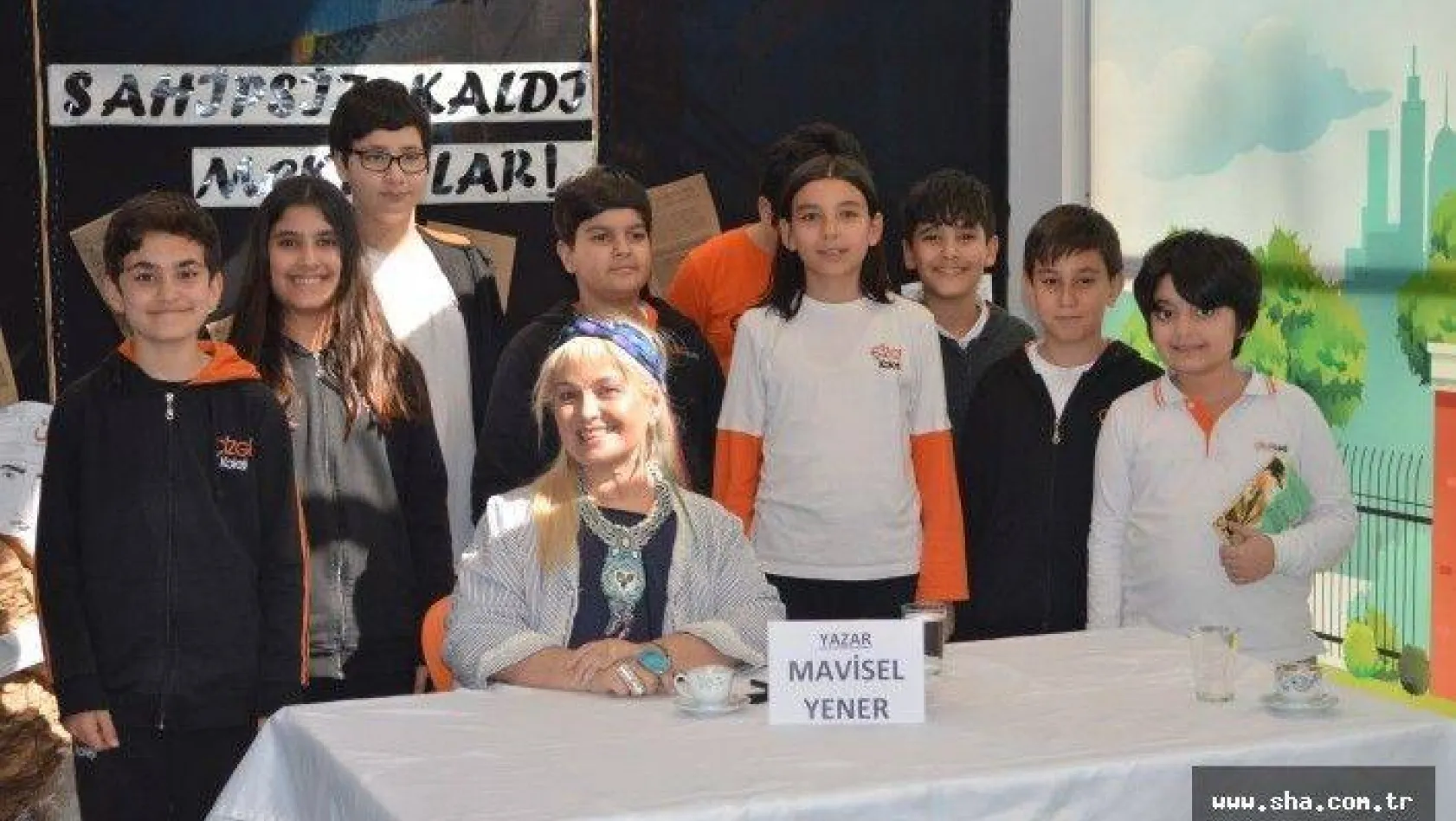 Mavisel Yener, okuyucularıyla buluştu