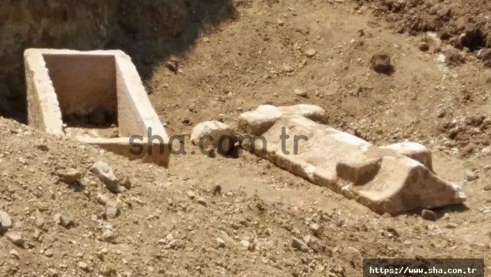 Silivri'de lahit mezar bulundu