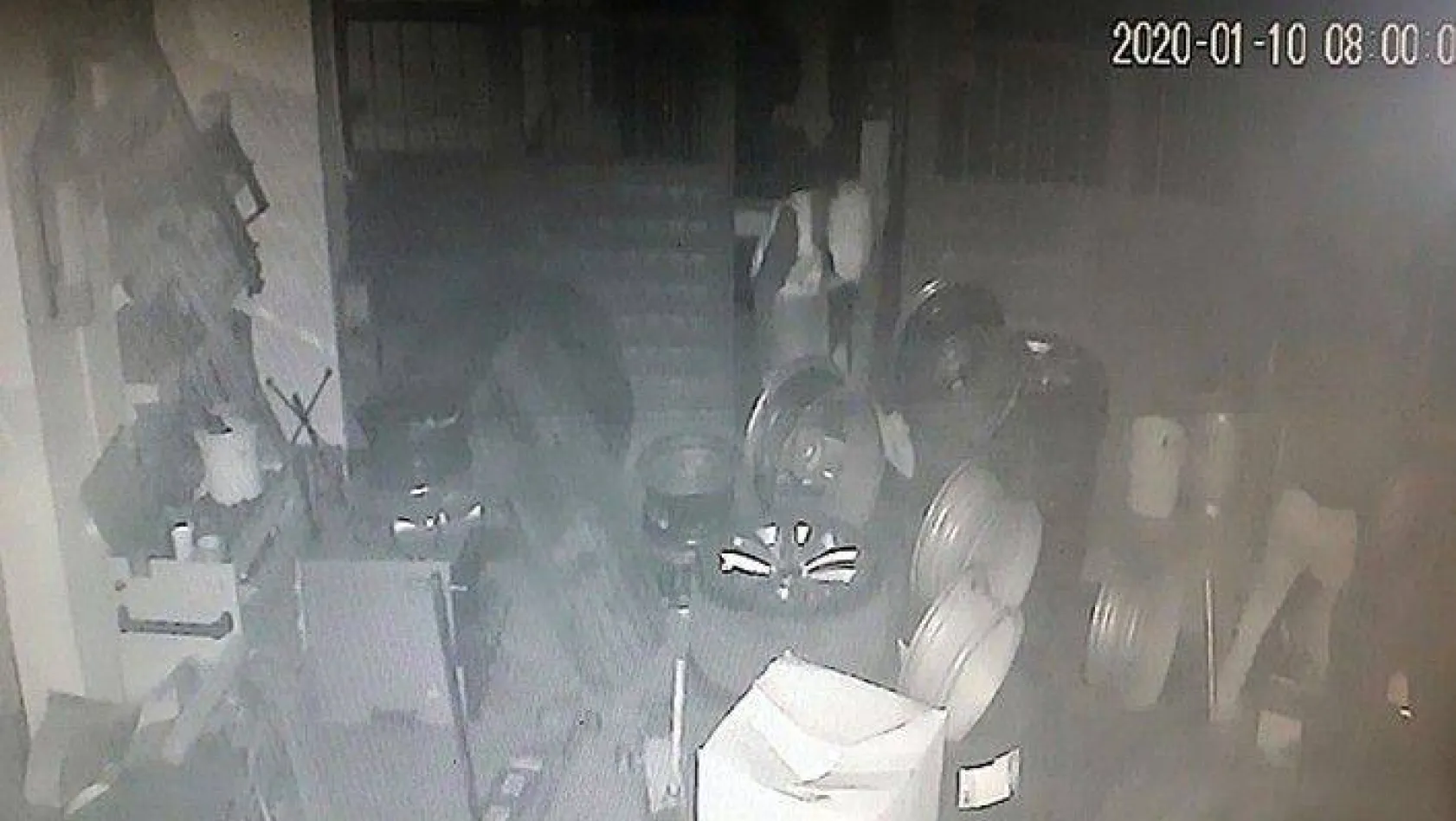 Silivri'de binlerce liralık hırsızlık kamerada