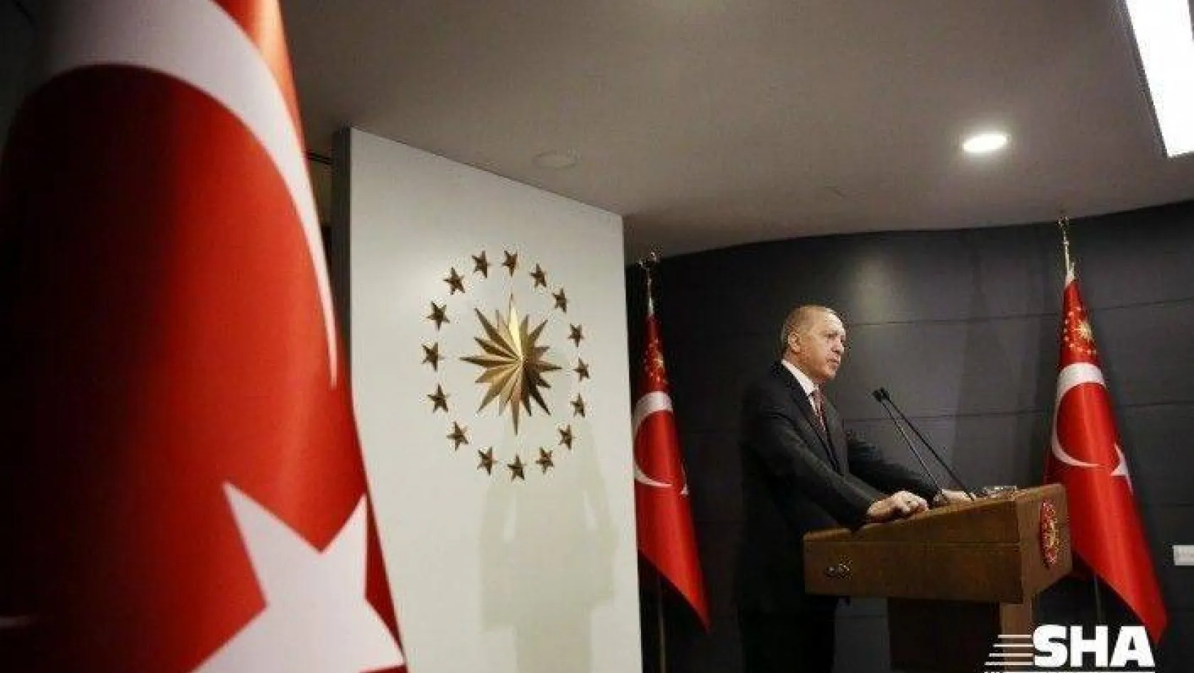 Cumhurbaşkanı Erdoğan: "'Biz Bize Yeteriz Türkiyem' kampanyasını 7 aylık maaşımı bağışlayarak açıyorum"