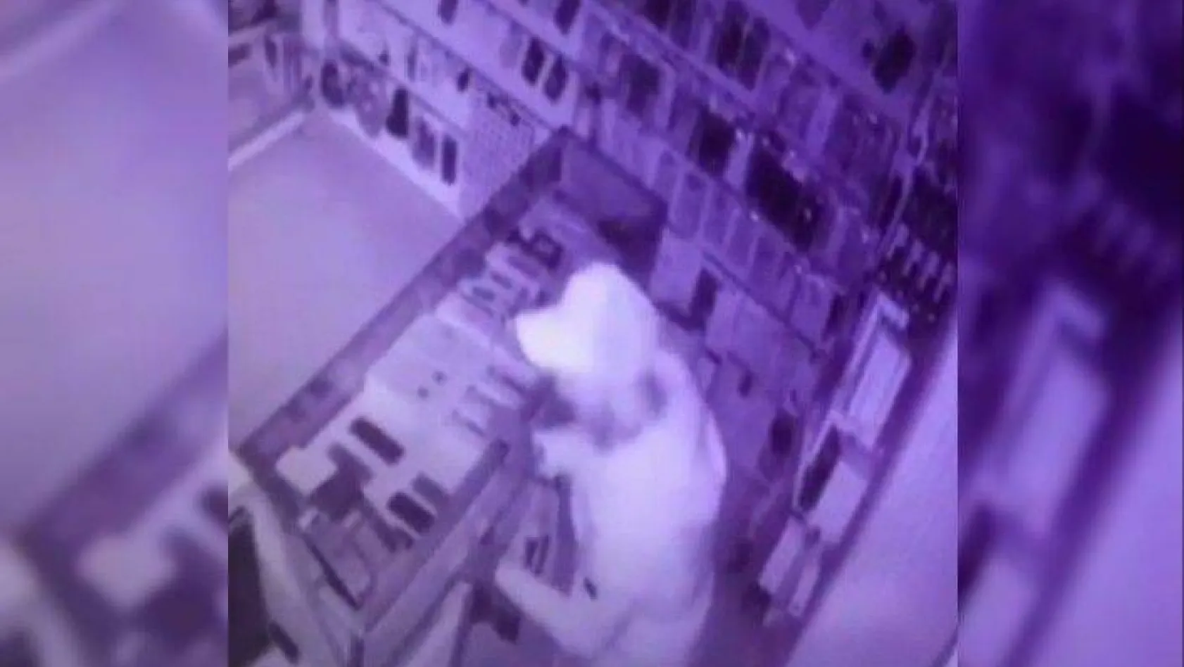 Fatih'te 11 telefon çalan hırsızlar kamerada