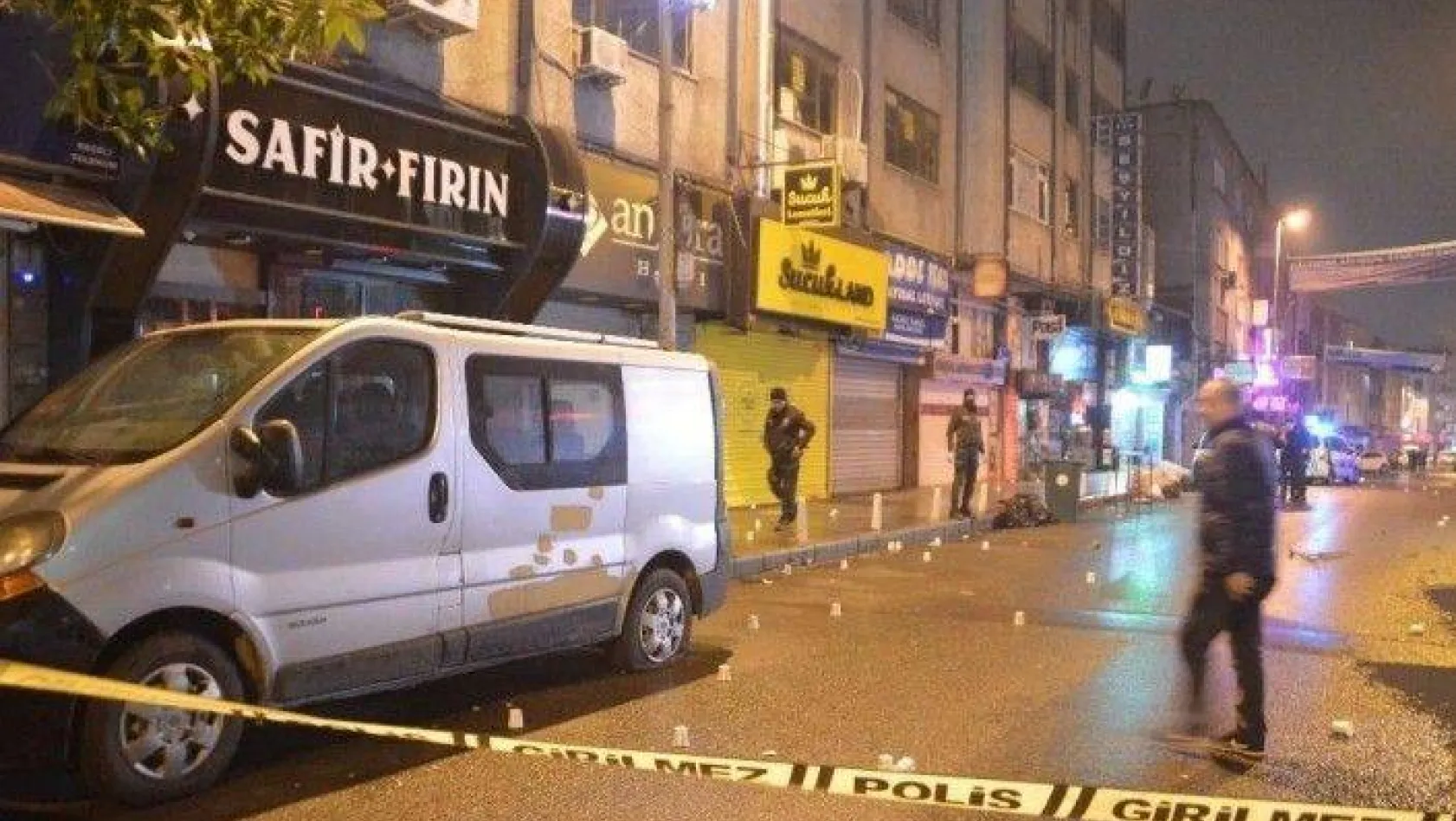 Kâğıthane'de bir iş yerine silahlı saldırı: 3 kişi yaralandı