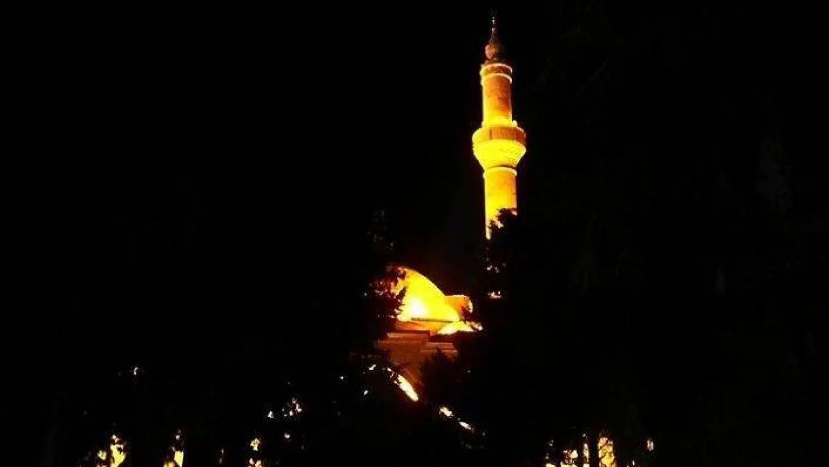 Miraç Kandili'nde Piri Mehmet Paşa Camii kapalıydı
