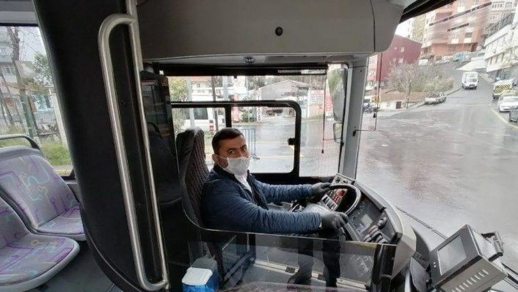 (Özel) Halk otobüsü şoföründen korona virüs mücadelesinde örnek davranış