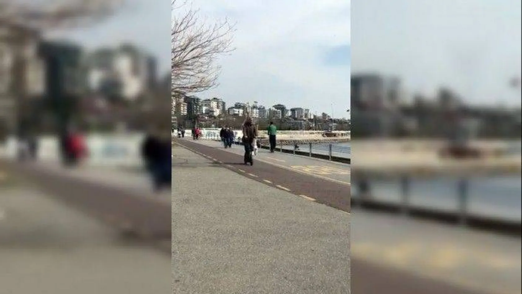 Yaşlı vatandaşın scooterla sahile çıkması pes dedirtti