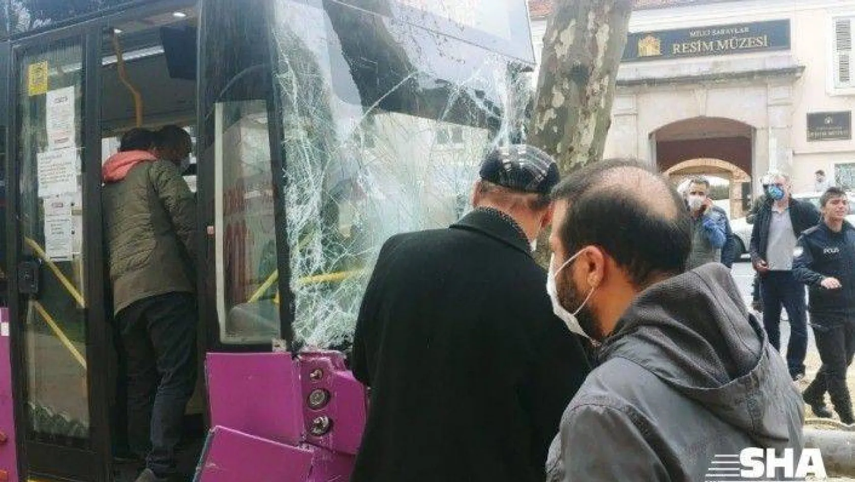 Beşiktaş'ta belediye otobüsü dehşet saçtı