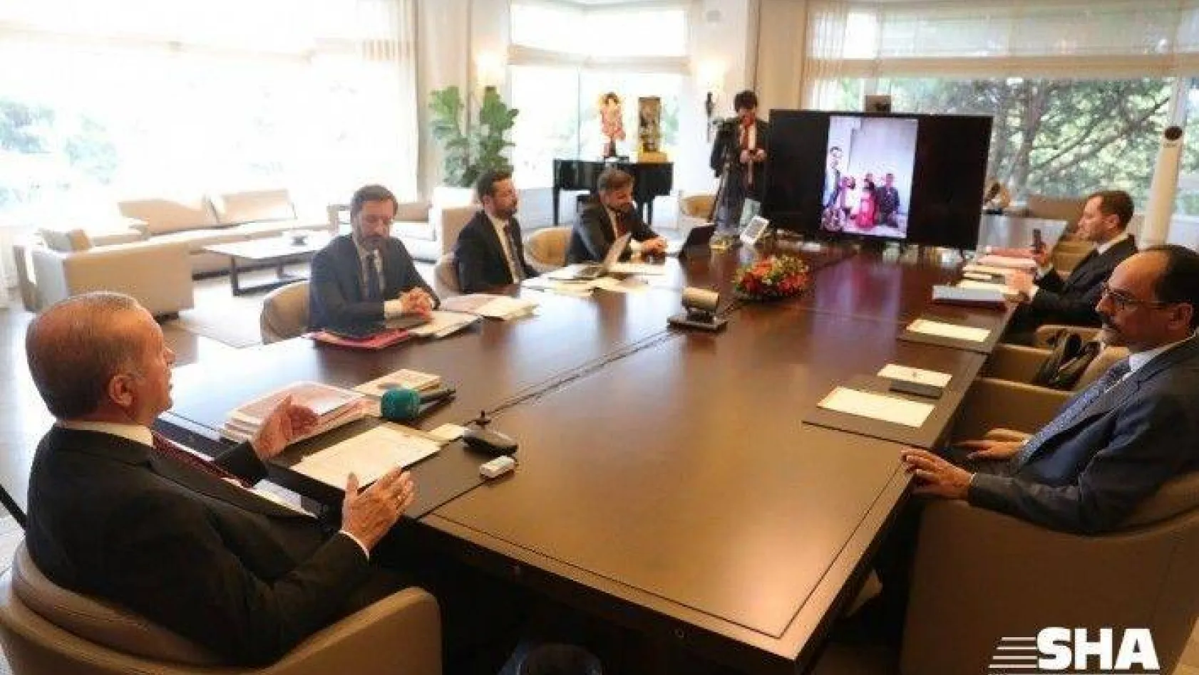 Cumhurbaşkanı Erdoğan, video konferans yöntemiyle vatandaşlarla konuştu