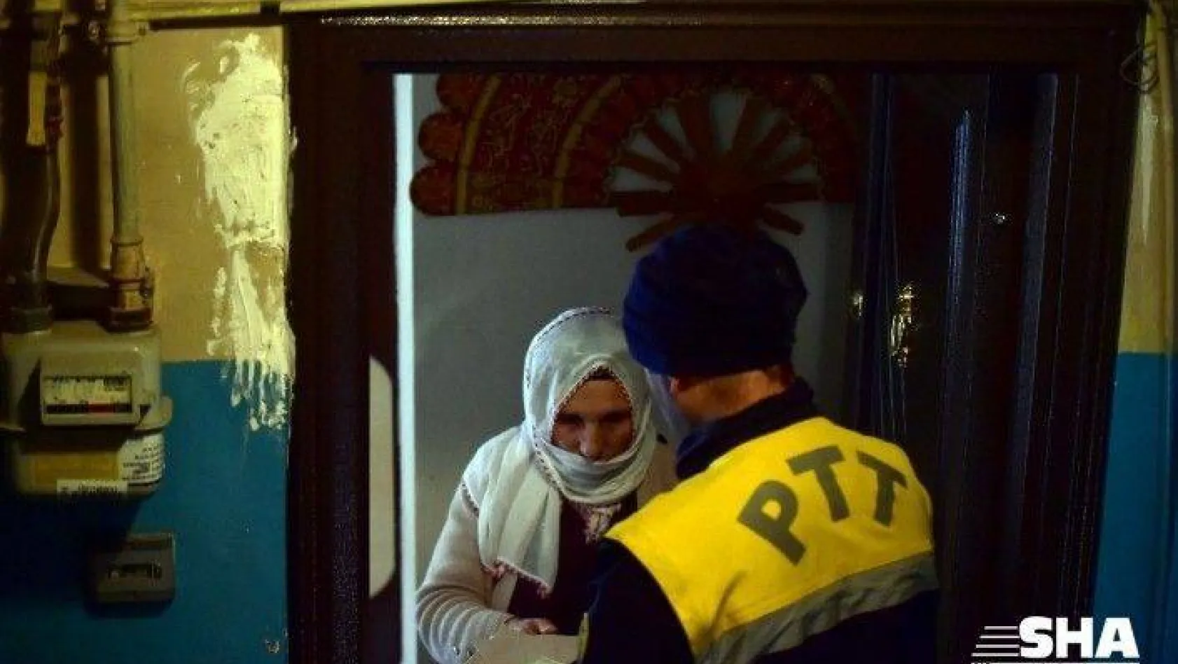 İstanbul'da sosyal yardım ödemeleri evlere dağıtılmaya başlandı