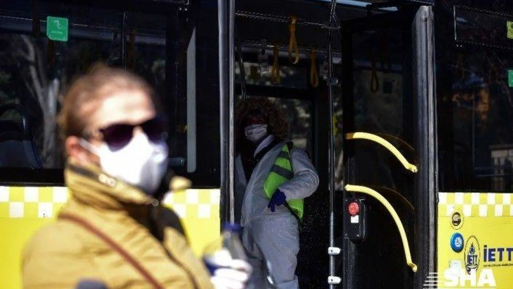 İstanbul'da toplu taşıma araçlarında dezenfekte çalışmaları devam ediyor