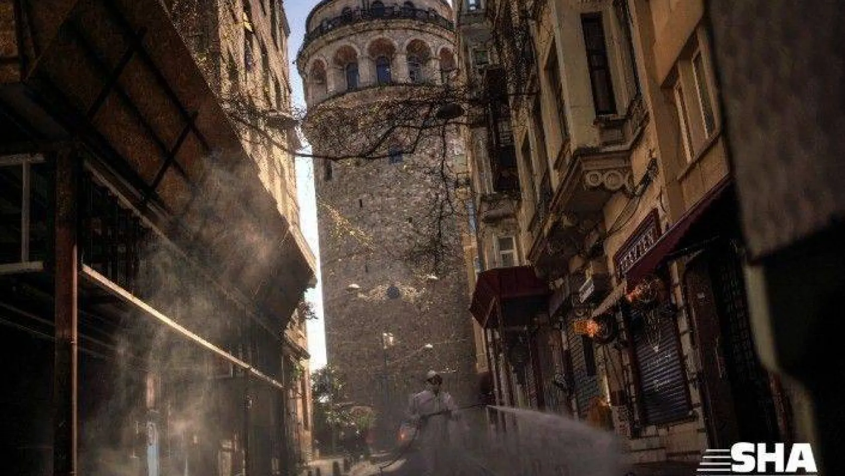 İstanbul'un tarihi yerleri dezenfekte ediliyor