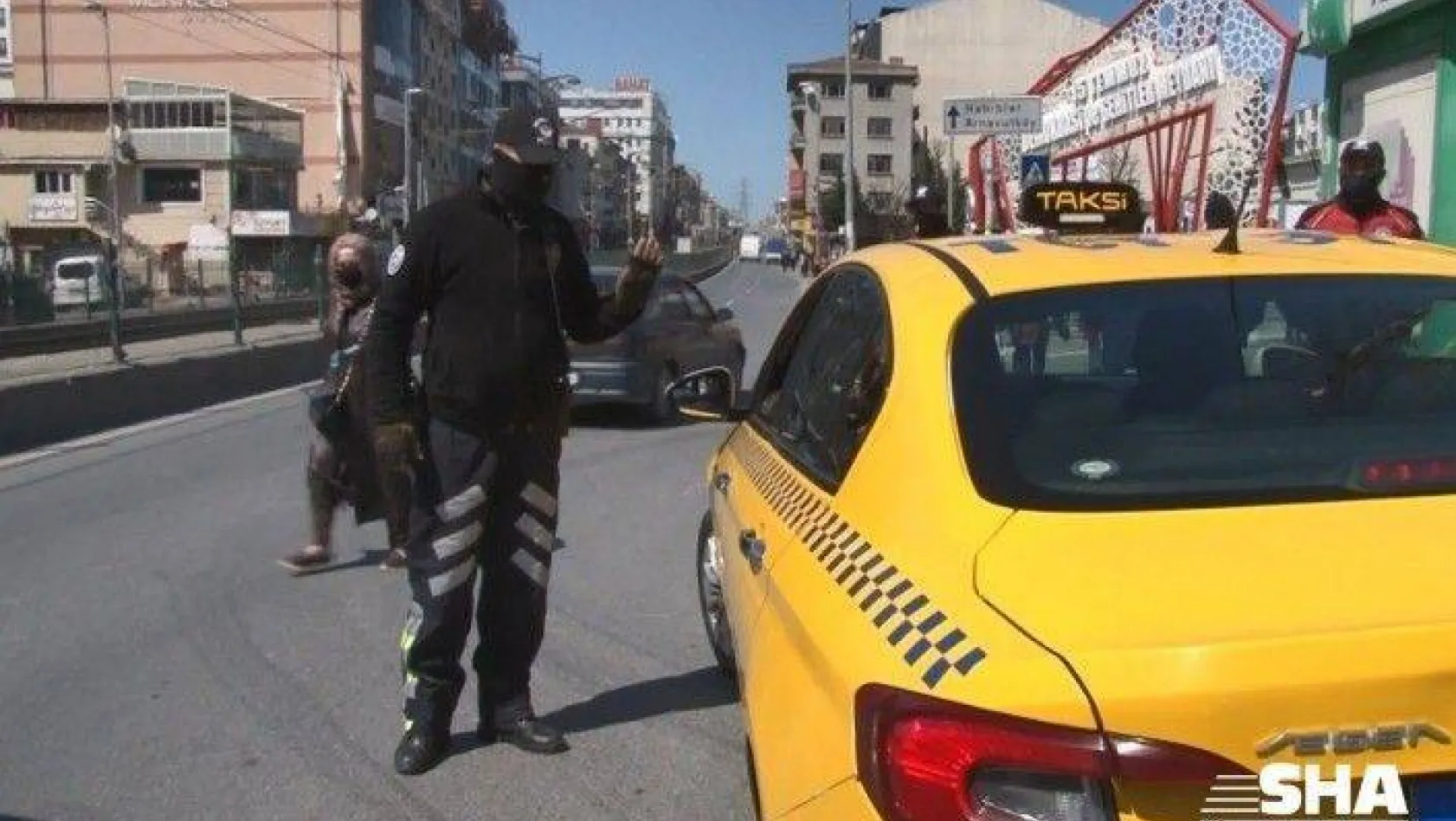(Özel) Maskesiz ticari taksi sürücüsüne bin lira ceza