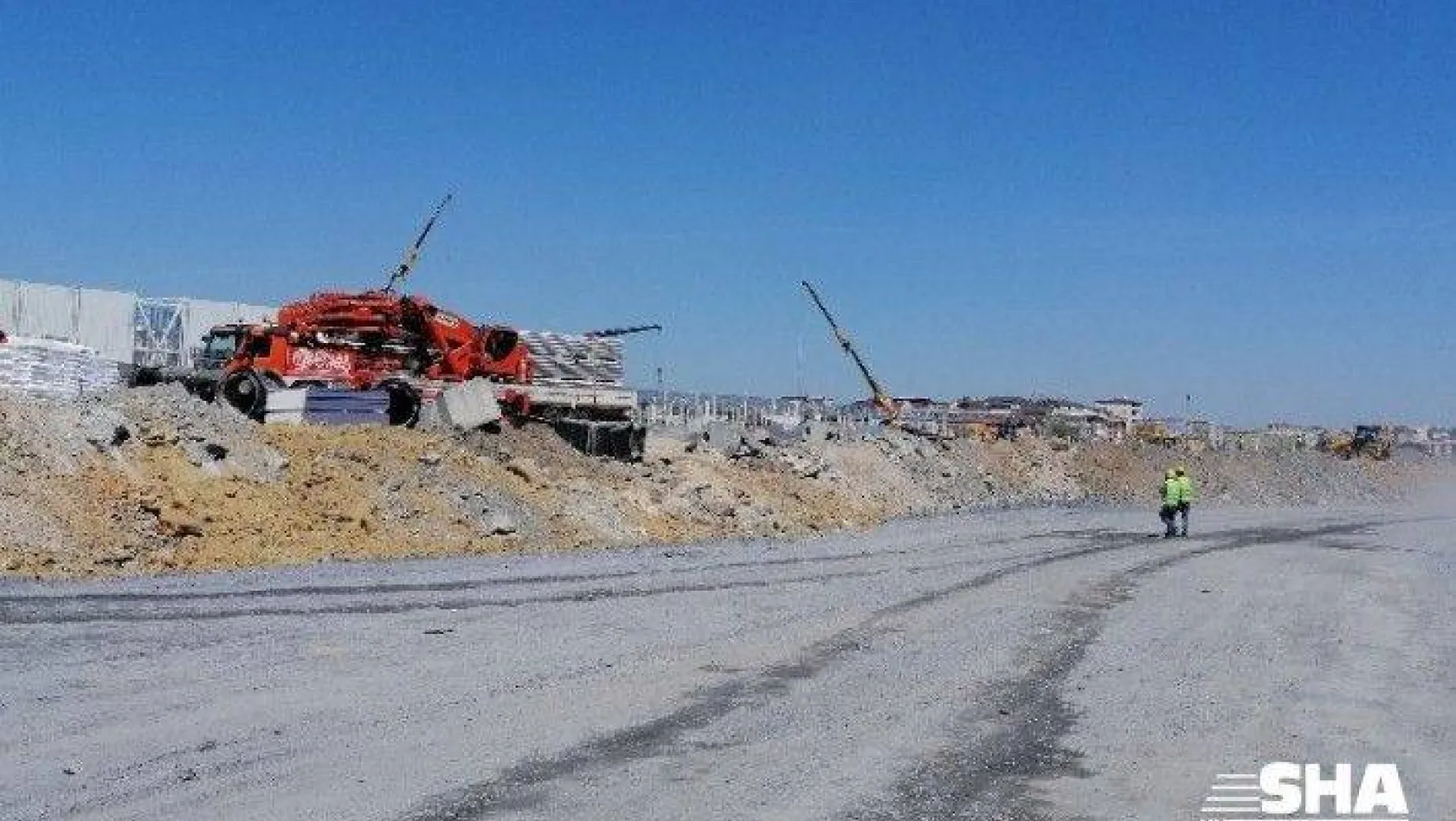Sancaktepe'de yapılan hastane inşaatı sokağa çıkma kısıtlamasında da devam ediyor