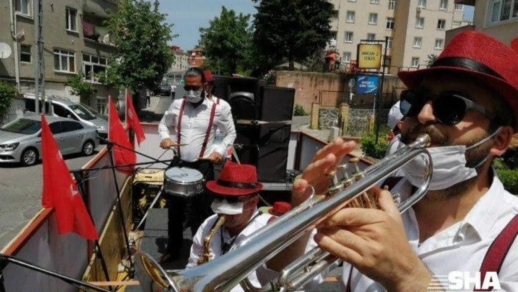 Ataşehir'de bandolu 19 Mayıs kutlaması