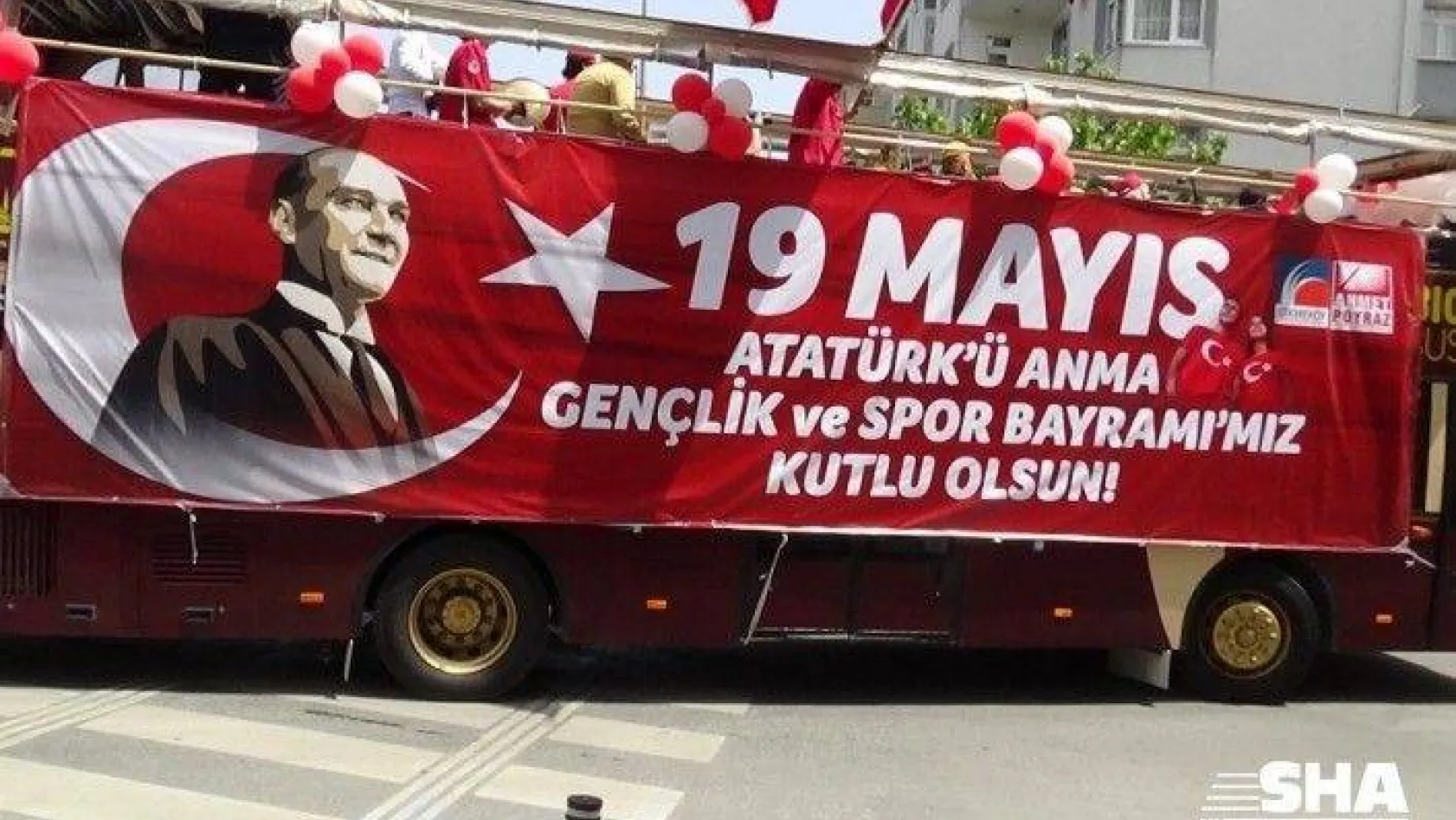Çekmeköy'de otobüslü bando takımı ile 19 Mayıs kutlaması