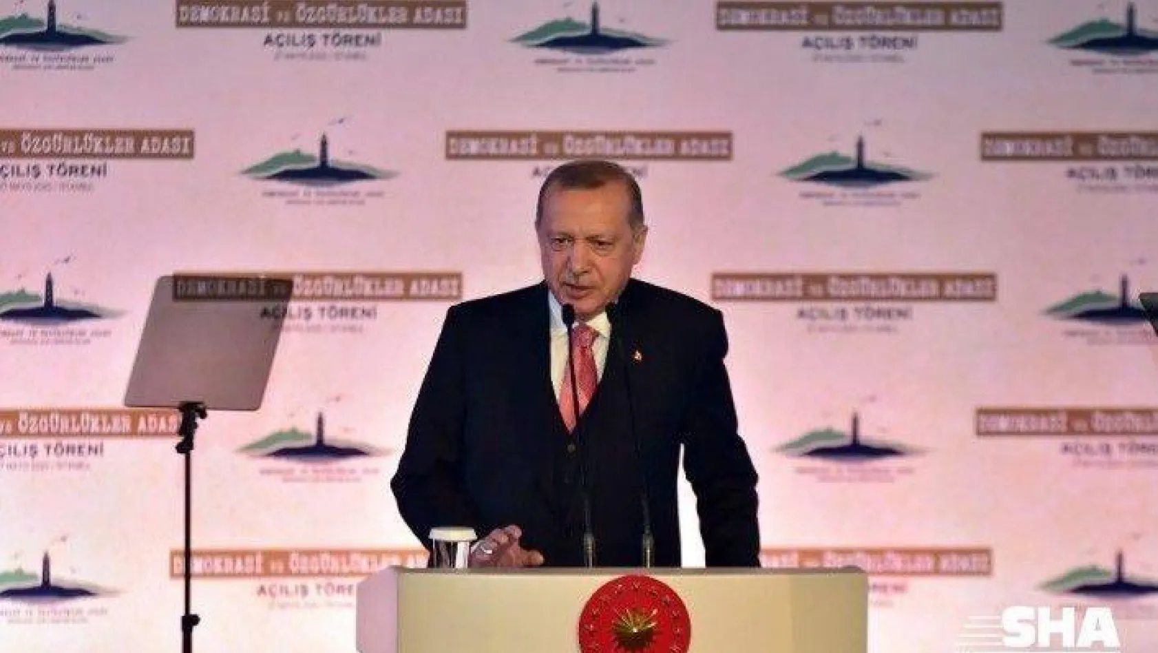 Cumhurbaşkanı Erdoğan: 'Yassıada'da kurulan tiyatro mahkemelerde yargılanan rahmetli Menderes ve arkadaşları değil, tarihi, kültürü, değerleri, ve inançlarıyla milletimizdi'