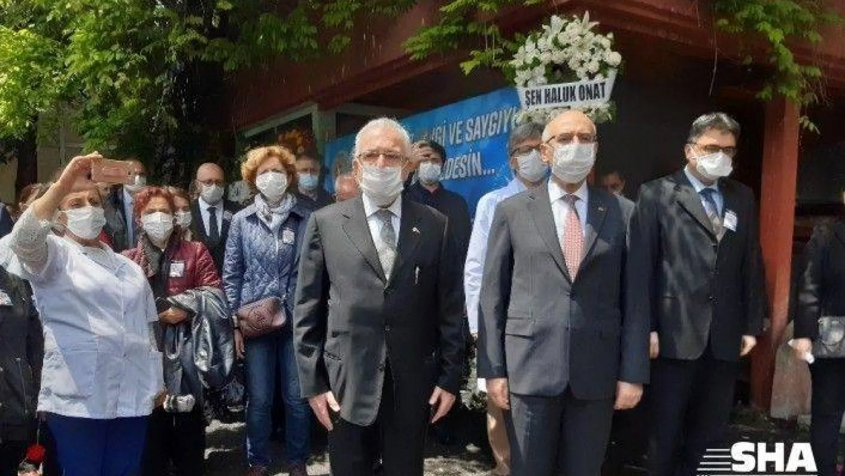 İstanbul Tıp Fakültesi'nin duayen hocası Prof. Dr. Mehmet Emin Darandeliler fakültede anıldı