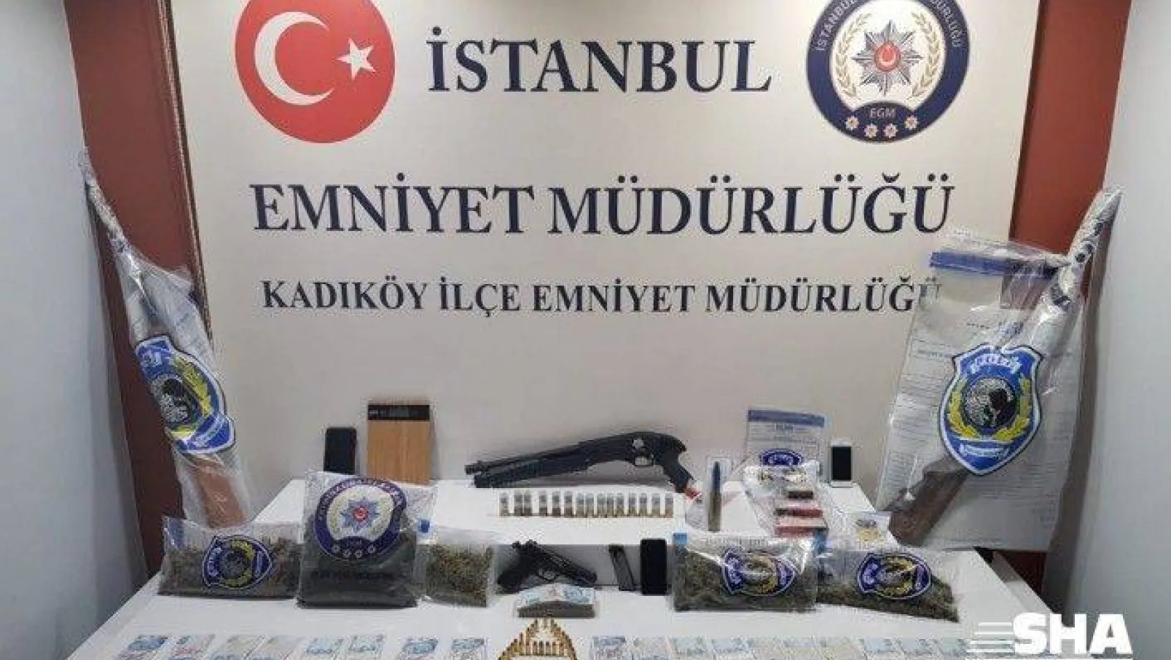Kadıköy'de silahlı kavgaya karışan 8 zanlı yakalandı