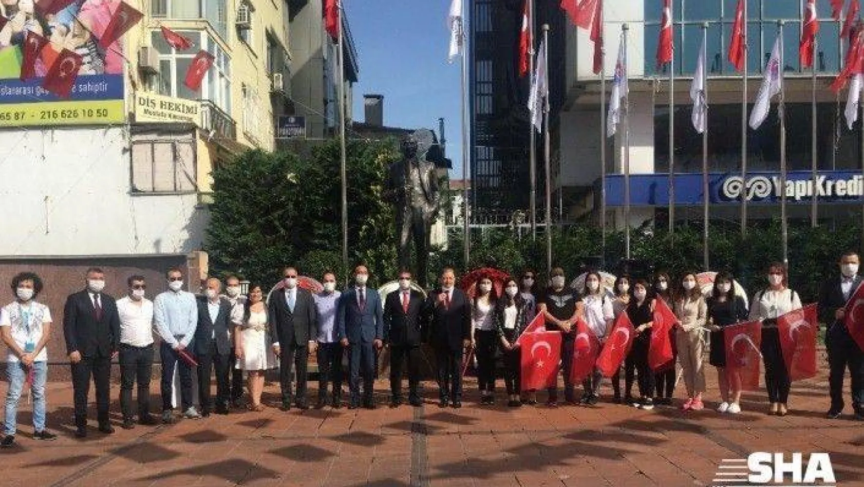 Maltepe'de Atatürk Anıtına çelenk bırakıldı