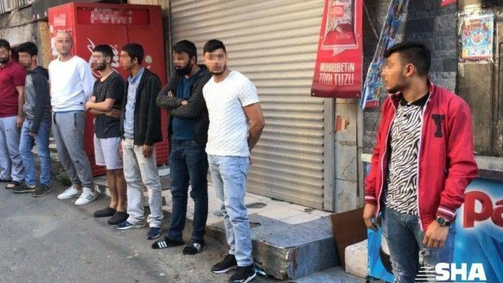 (Özel) İstanbul'da kısıtlamayı delen 8 kişiye 25 bin 200 lira ceza: 1 gözaltı