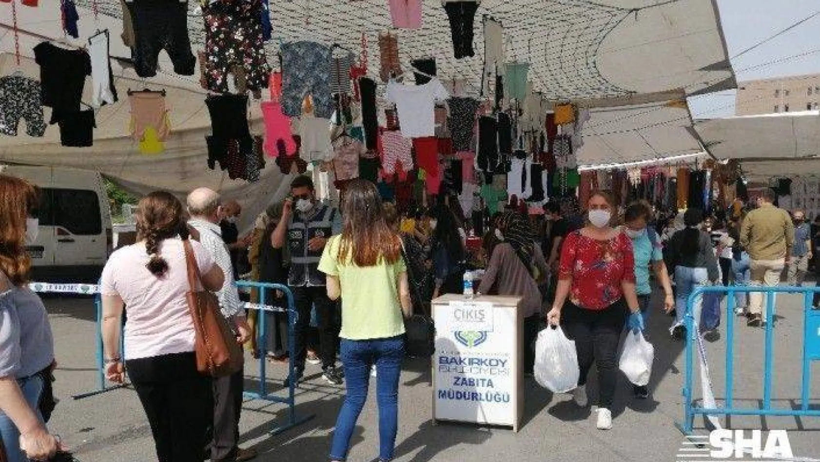 Bakırköy'de &quotSosyete Pazarına" akın ettiler