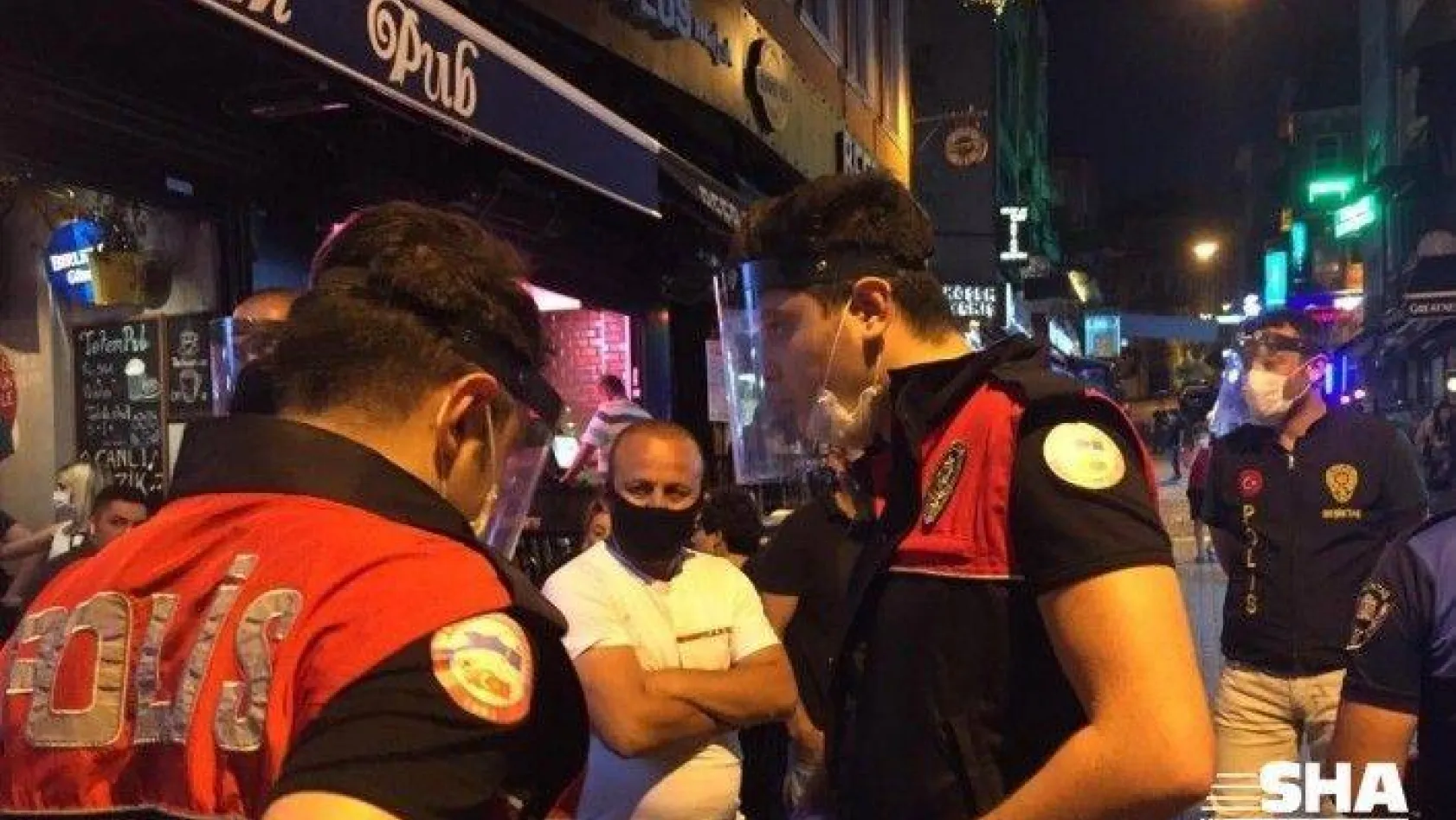 Beşiktaş'ta kafe ve barlara 'yeni normal' denetimi