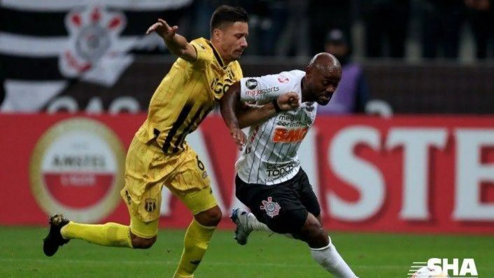 Corinthians, Vagner Love'ın sözleşmesini feshetti