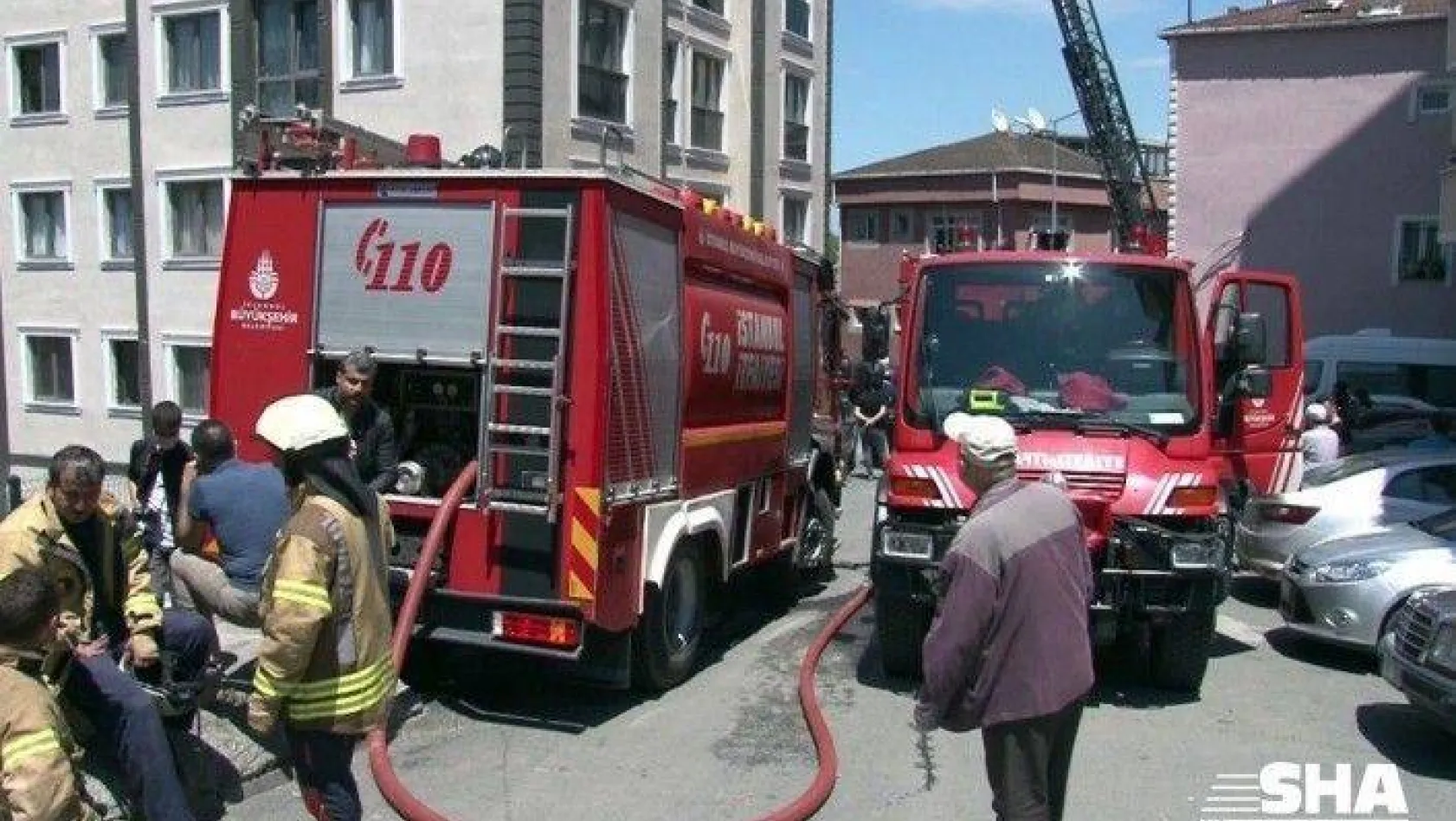 Eyüpsultan'da korkutan yangın: Çok sayıda kişi tahliye edildi