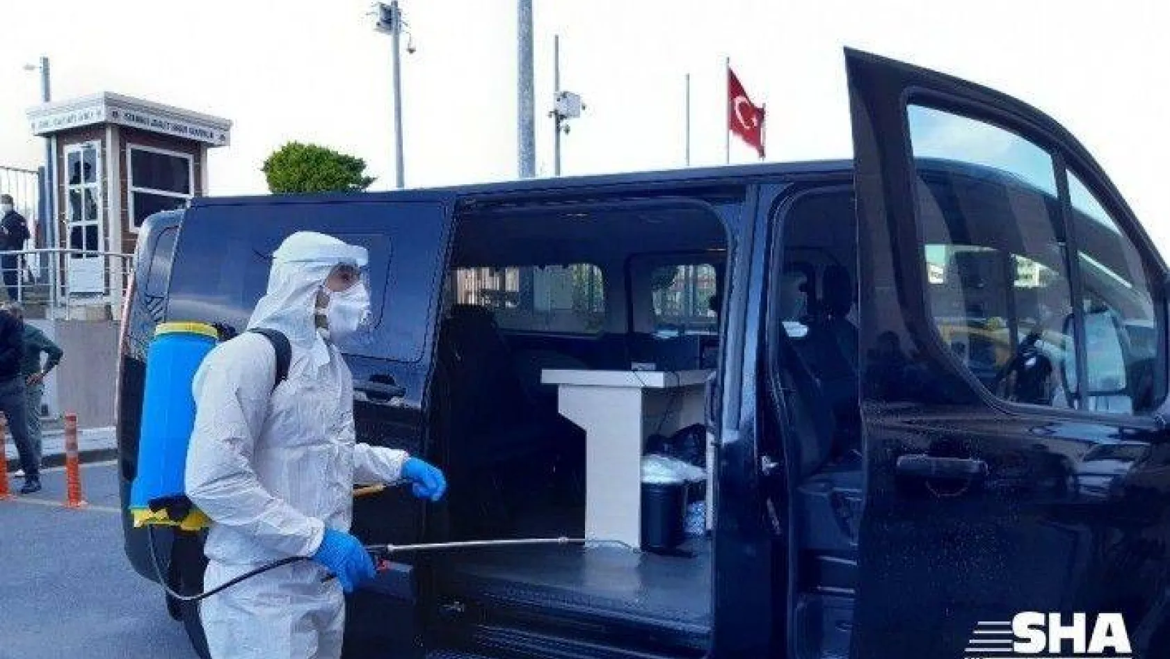 İstanbul Adalet Sarayı'ndaki korona virüs önlemleri görüntülendi