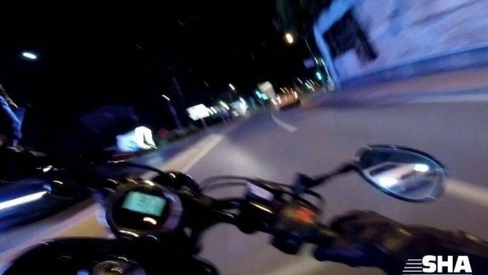 (Özel) Şişli'de motosikletlinin takla attığı feci kaza kamerada