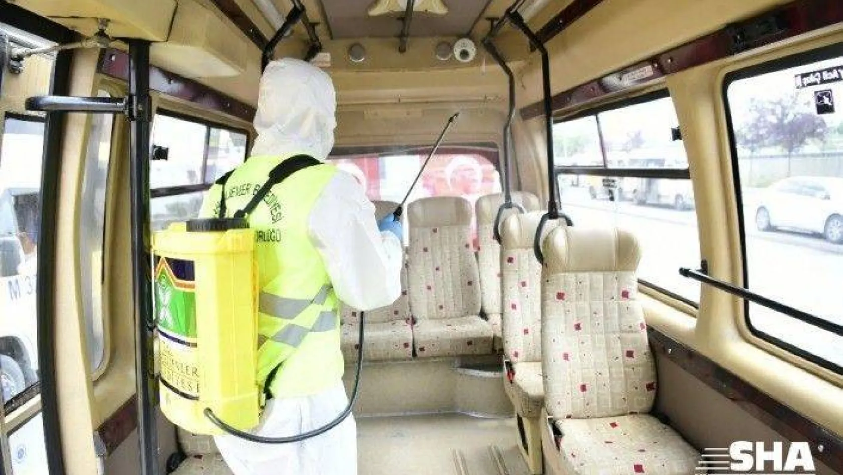 Şirinevler'de minibüsler dezenfekte edildi