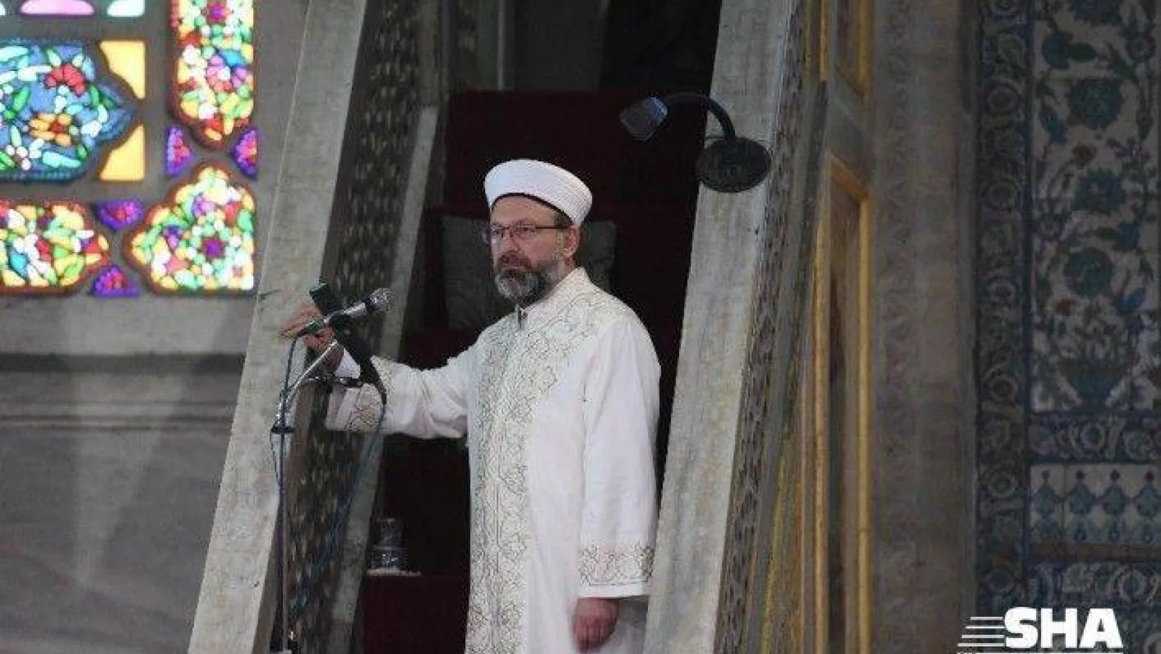 Sultanahmet Camii'nde Cuma namazını Diyanet İşleri Başkanı Prof. Dr. Ali Erbaş kıldırdı