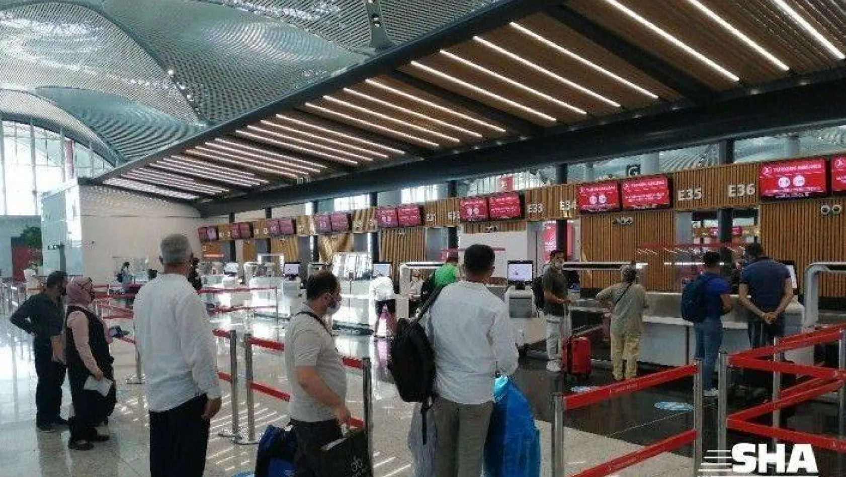 İstanbul Havalimanı'nda bayram hareketliliği başladı