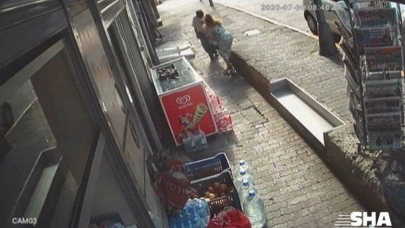 İstanbul'un göbeğinde kadına silahlı saldırı dehşeti kamerada