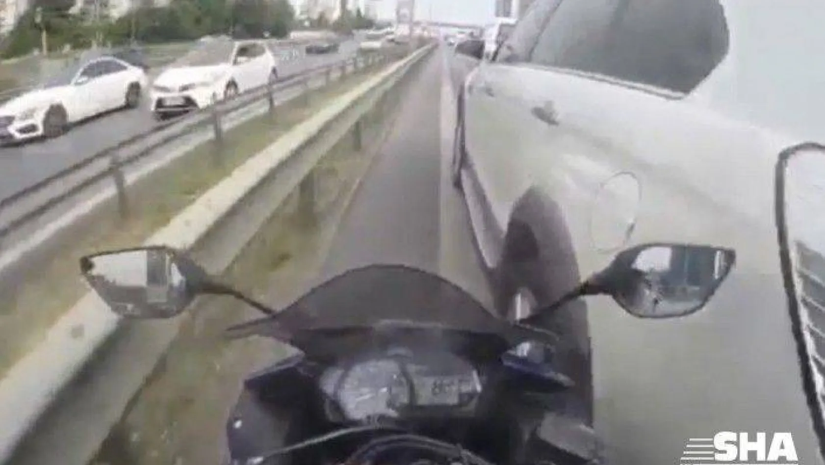 (Özel) İstanbul'da motosikletlilerin ölümden döndüğü kazalar kamerada