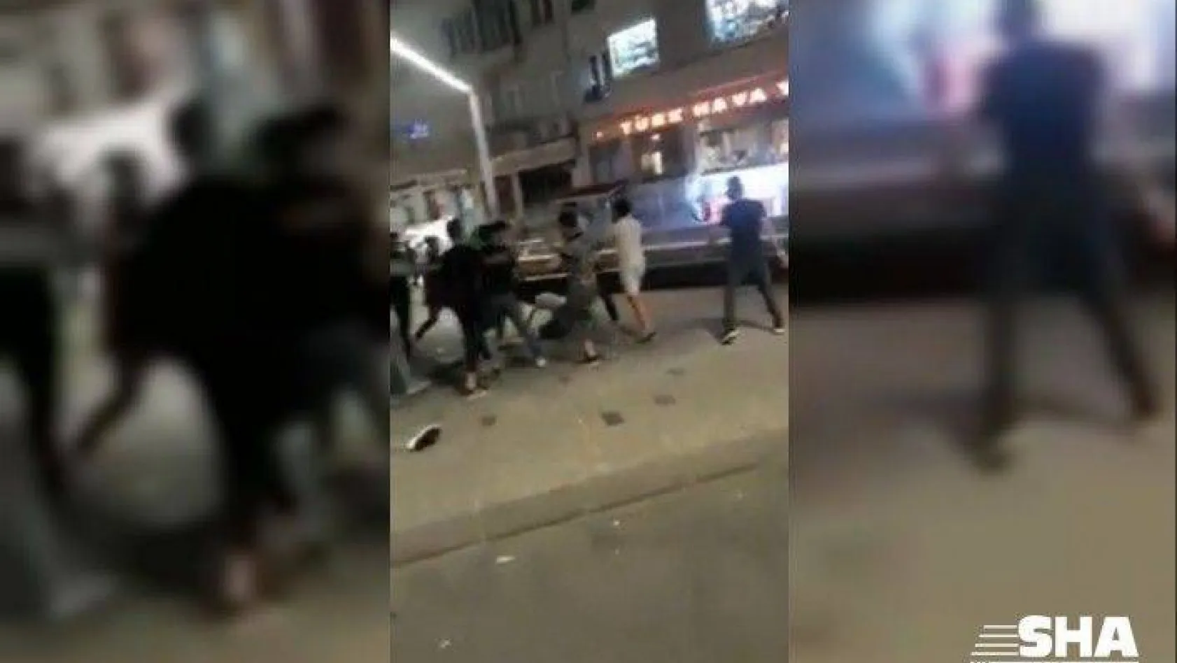 (Özel) Taksim'de 'Dövüş Kulübü' filmini aratmayan meydan kavgası kamerada