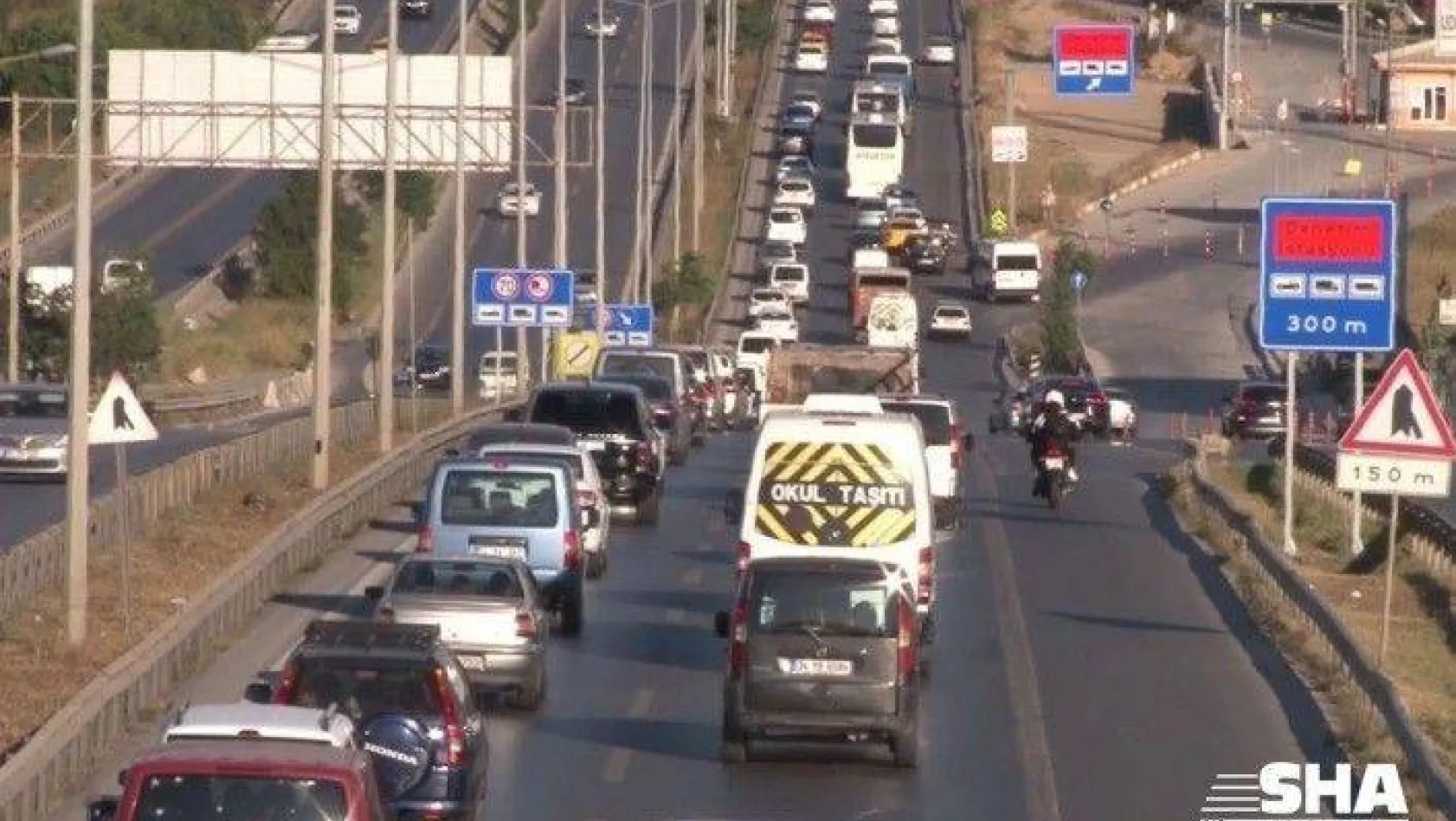 Tuzla'da Kurban Bayramı arefesinde trafik yoğunluğu