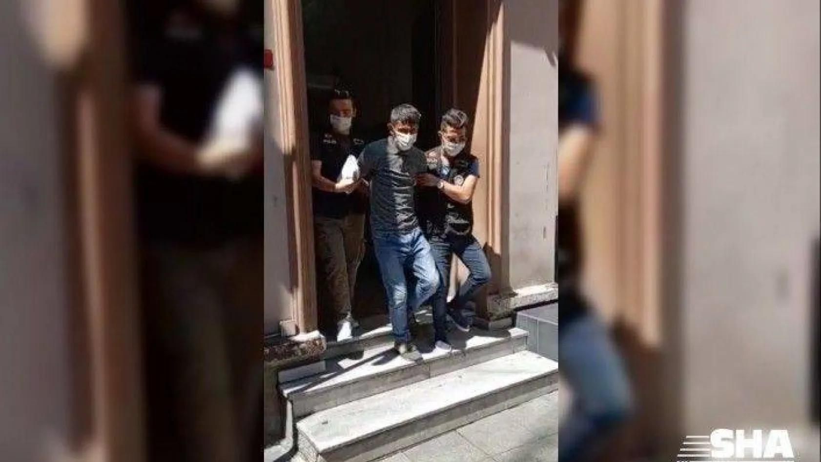 Beyoğlu'nda otomobil sürücüsünü bıçaklayan değnekçi yakalandı