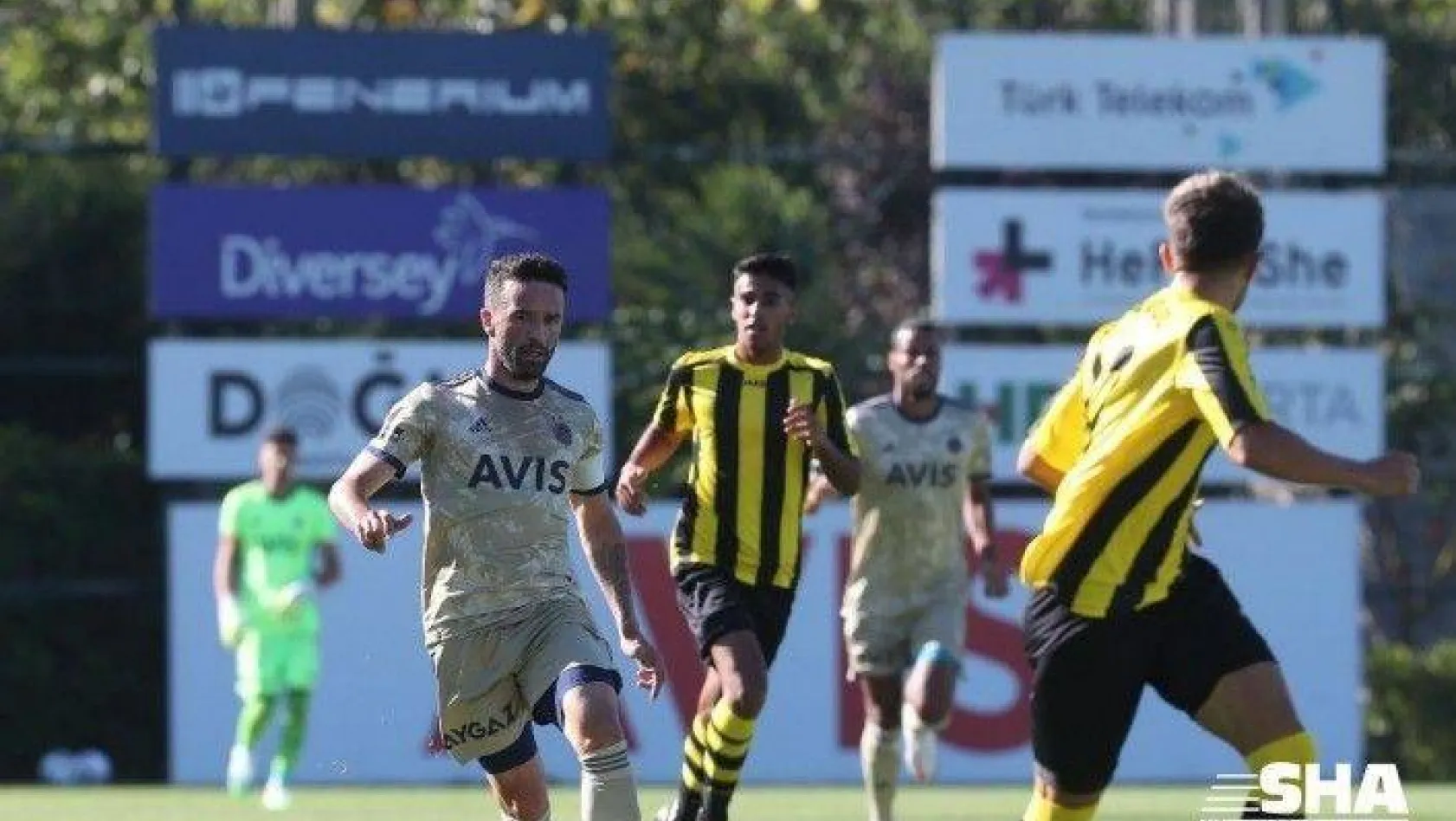 Fenerbahçe, hazırlık maçında İstanbulspor'u 4-0 mağlup etti