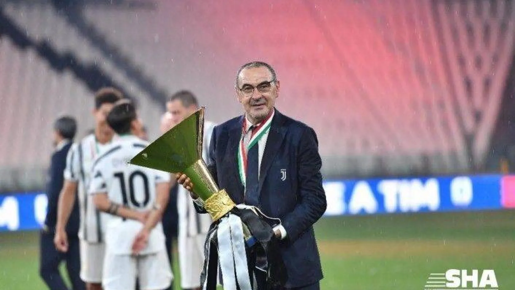 Juventus, Sarri ile yollarını ayırdı
