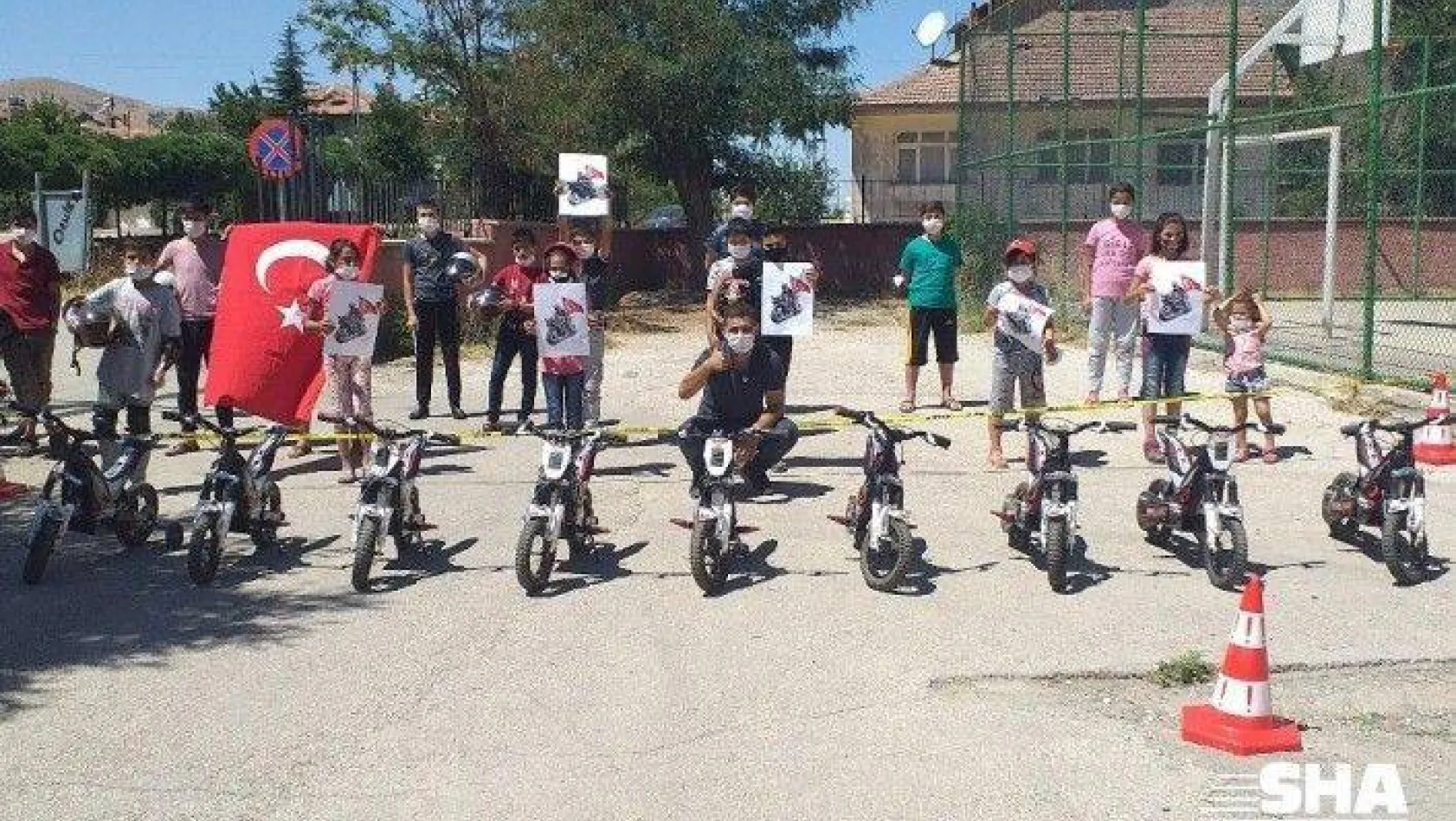 Sivrice'de çocuklara motosiklet eğitimi