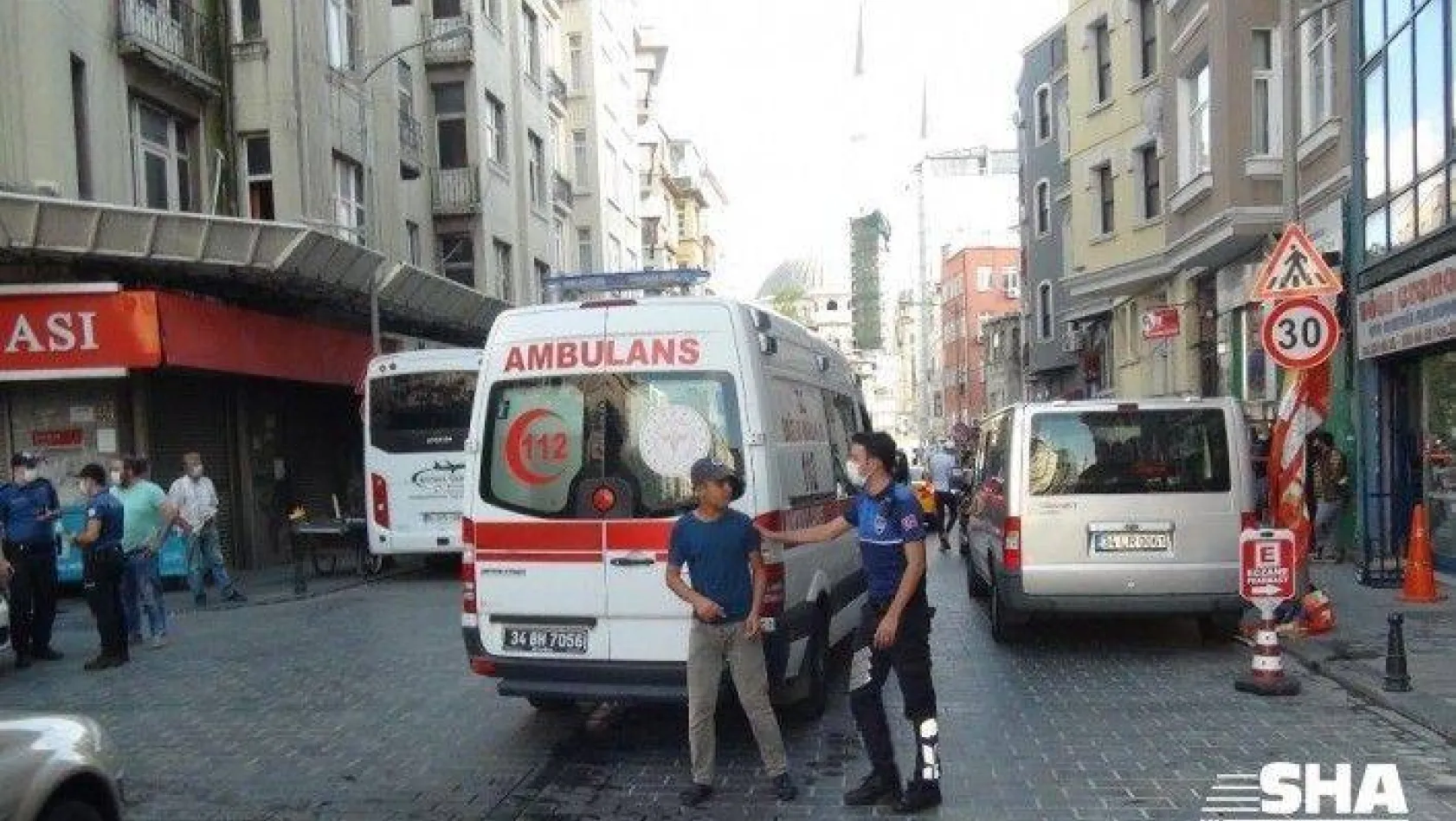Taksim'de tiner kullanan iki kardeş birbirini yaktı: 1 ağır yaralı