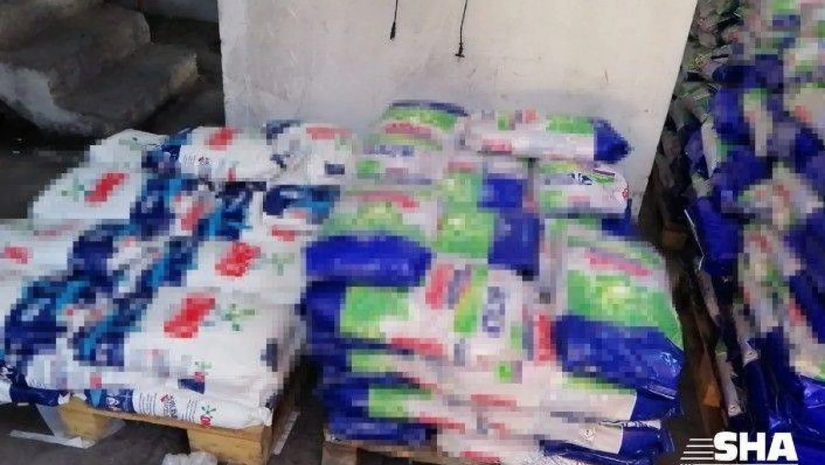 Tuzla'da kaçak deterjan imalathanesi baskın