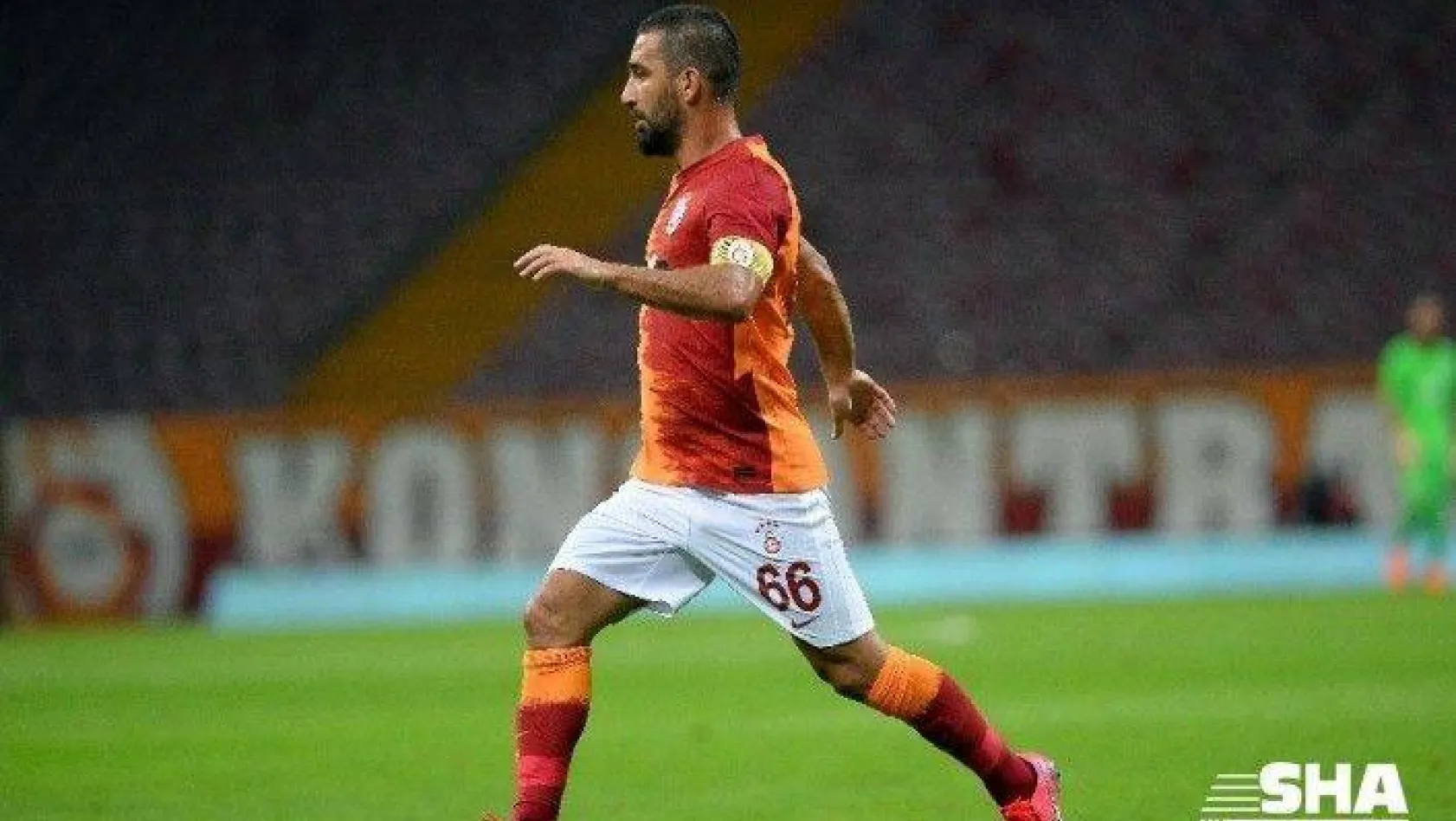 Arda Turan, 3 bin 403 gün sonra kaptan olarak Galatasaray formasıyla
